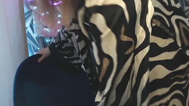 NikkiKiss___ live cam