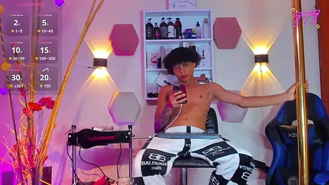 _taylor_black live cam