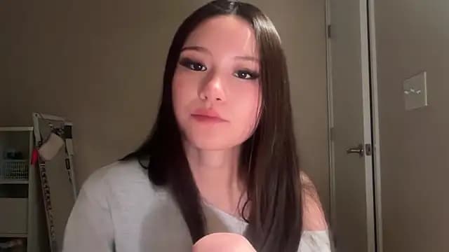 luvvivii live cam