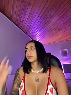 Hilary_pinkk live cam