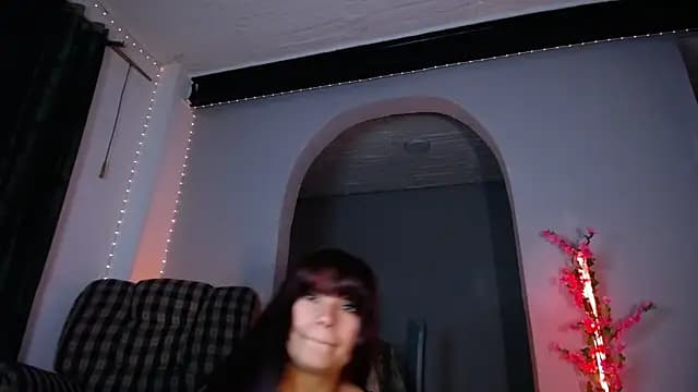 LuzAngie live cam