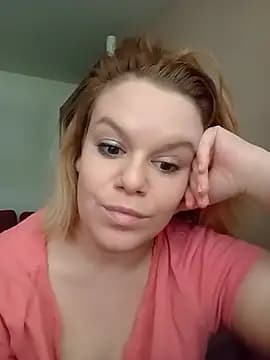 Maryquenn live cam