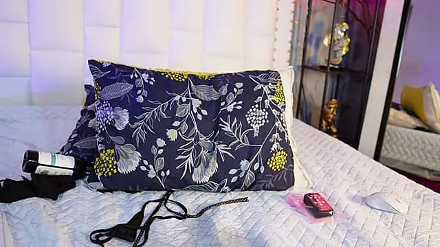 kinkylittlegirll live cam