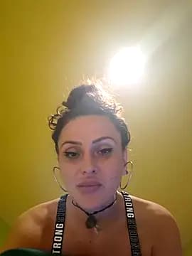 Caramellaa live cam