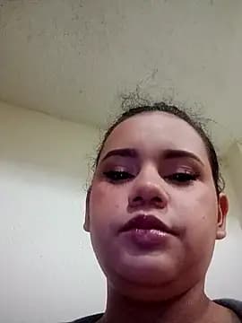 _Miaaleon live cam