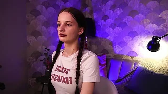 AliciaCore live cam