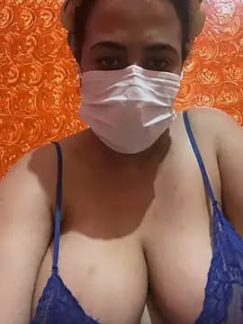 Hot-Nayla live cam