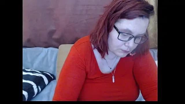 PlayfullMature live cam