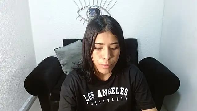 naomyfuckhard live cam on Stripchat
