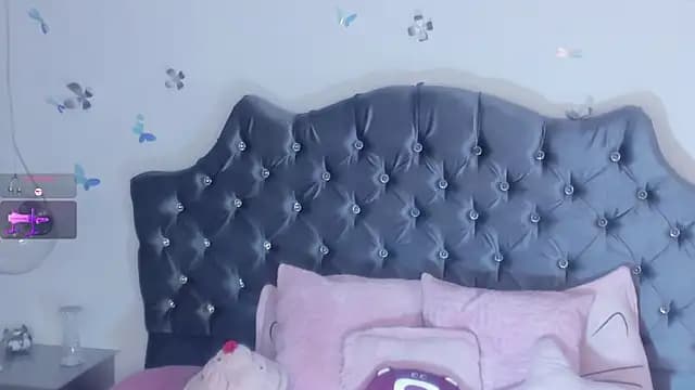 conny__curly live cam on Stripchat