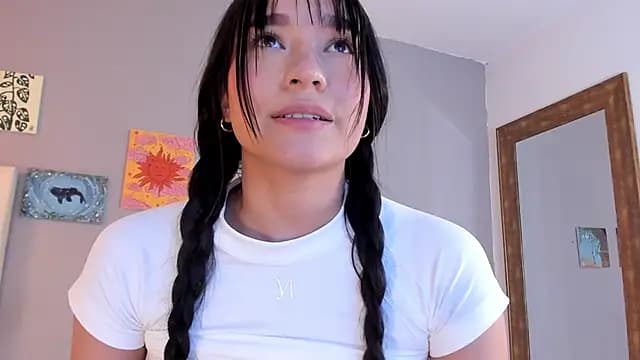 Maia_W10 live cam