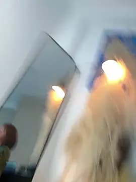 Viictoria-Jones live cam