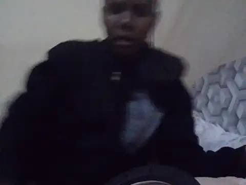fatpusy002 live cam on Stripchat