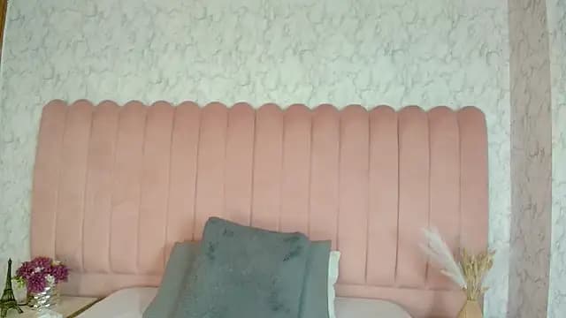SCARLHETTBROWN live cam on Stripchat