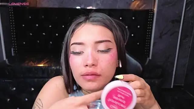 Daphne_nicole_b live cam