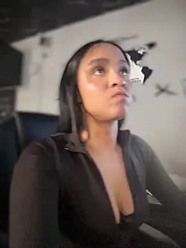 Isabella-Teen live cam