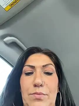 LittleMissEeve live cam