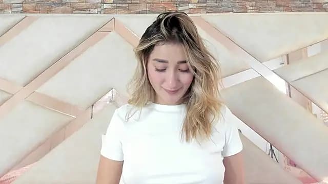 lucy_davies live cam