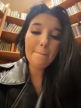Tisha_Busty live cam