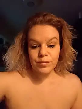 Maryquenn live cam