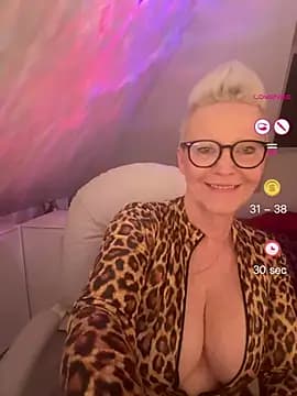 German_Milf live cam on Stripchat