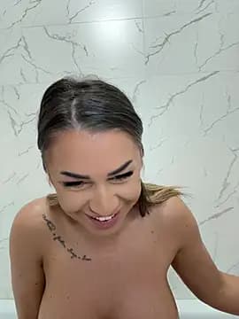 KirstieVegas live cam