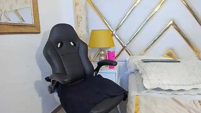 SussyFoxxx live cam