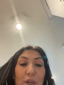 LittleMissEeve live cam