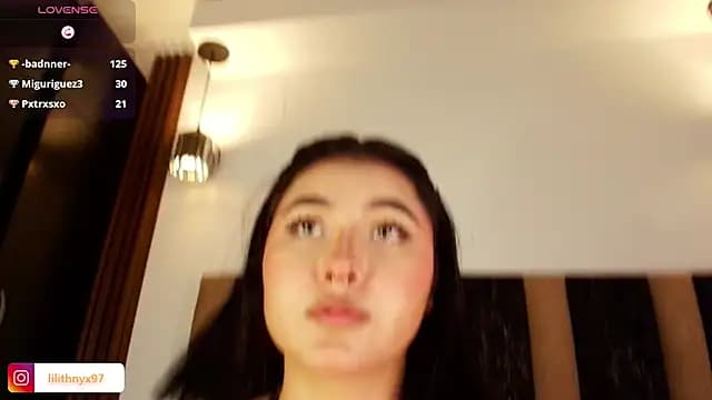 sweet_dollLilith live cam
