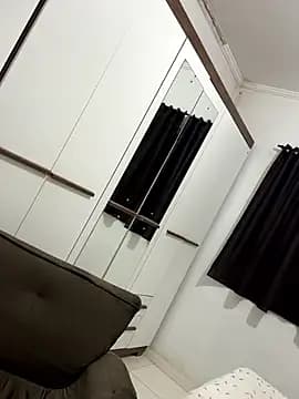lary8 live cam