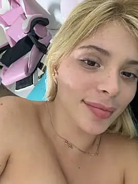 _Alicee_1 live cam