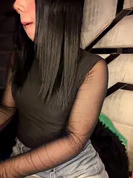 Laura-Khalifa live cam