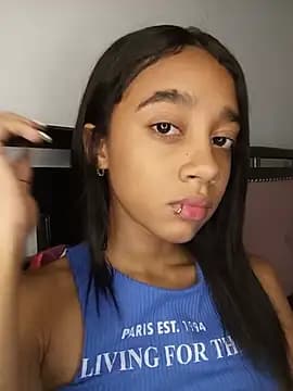 Zoe_Sweett18 live cam