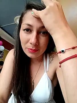 Mia_Love-3 live cam on Stripchat