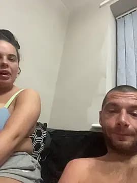 Kinkycouple142 live cam