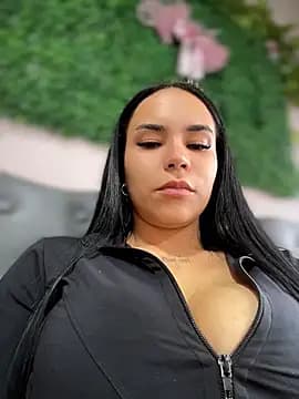 Naatalia live cam