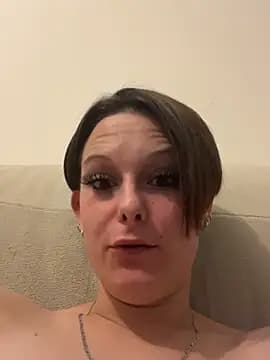 Quenn667 live cam