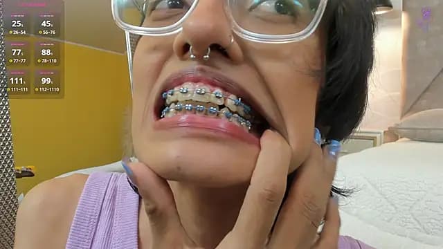 Marge_lasander live cam on Stripchat