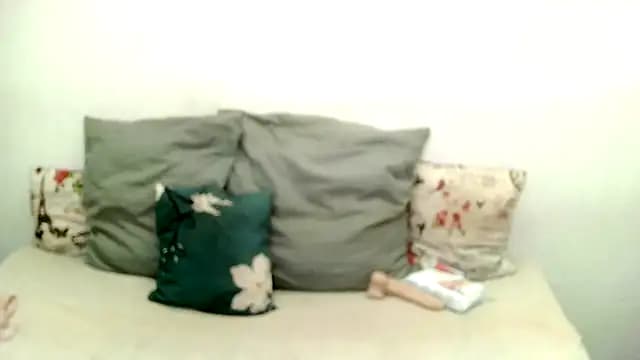BrunetteNaomi8 live cam