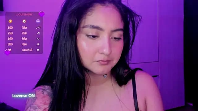 ViolettaKai live cam