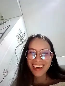 Lilith0423 live cam