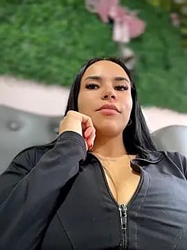 Naatalia live cam