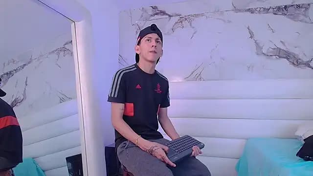 Marcus_and_Tony live cam