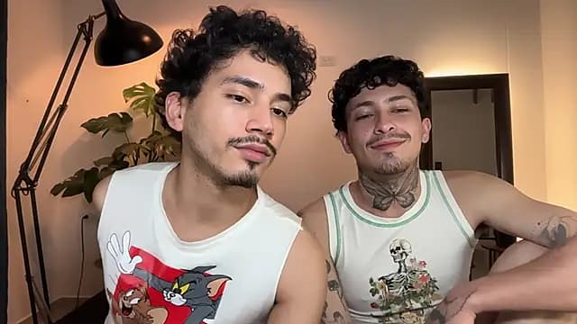 Noah_and_Steven live cam on Stripchat