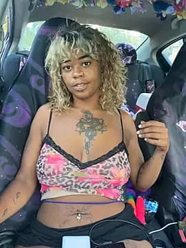 naturebaby live cam on Stripchat