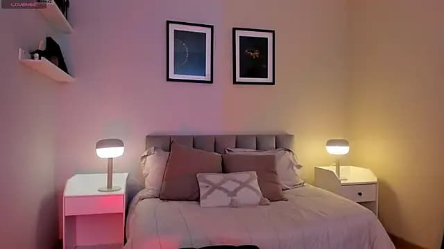 Violetta_Nur live cam