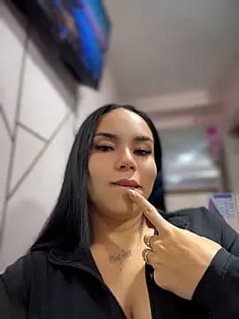 Naatalia live cam