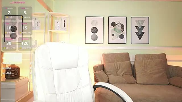 EmilyTurneer live cam