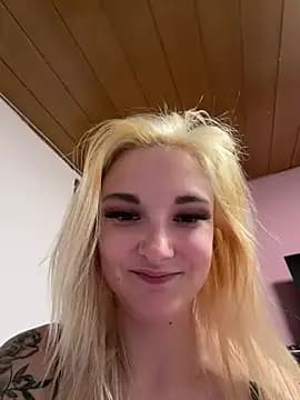 ViviLuu live cam