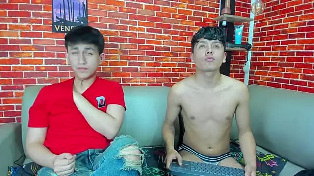 Hoot_boyss_ live cam
